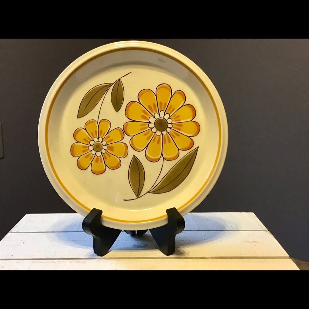 Vintage Mikasa Light and Lively Dinnerware